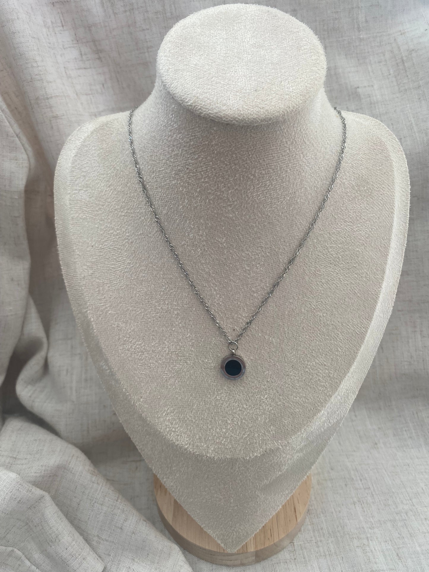 CHAINE MARYLIE ARGENT AVEC BRELOQUE RONDE NOIR