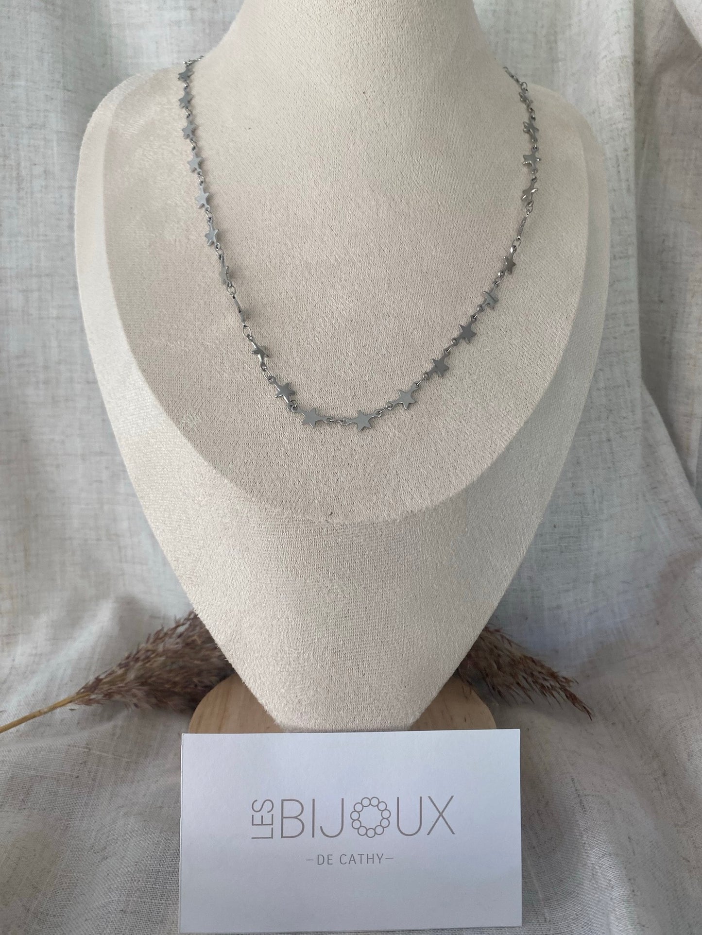 COLLIER ESTELLE