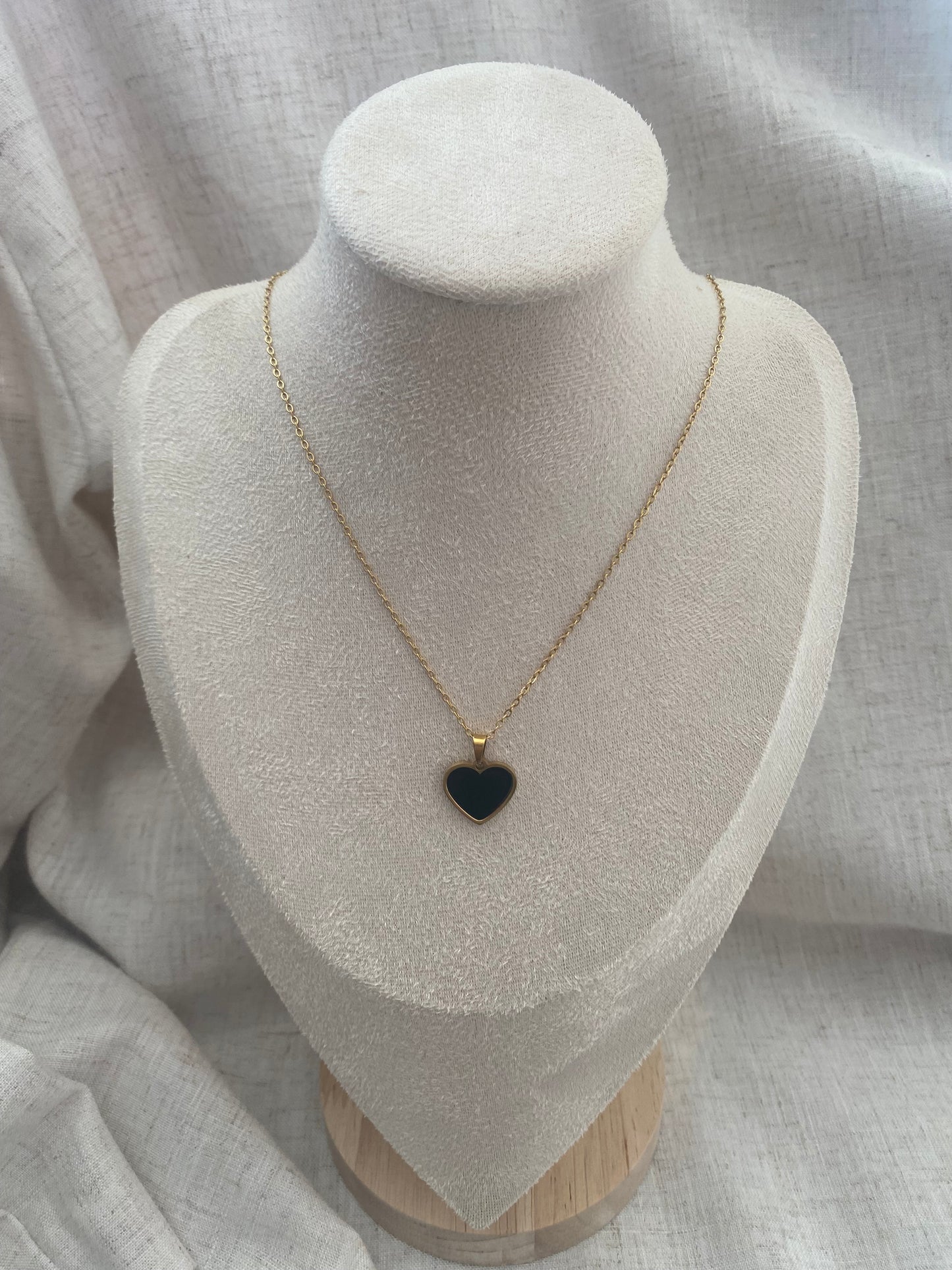 CHAINE EMMA OR AVEC BRELOQUE COEUR NOIR