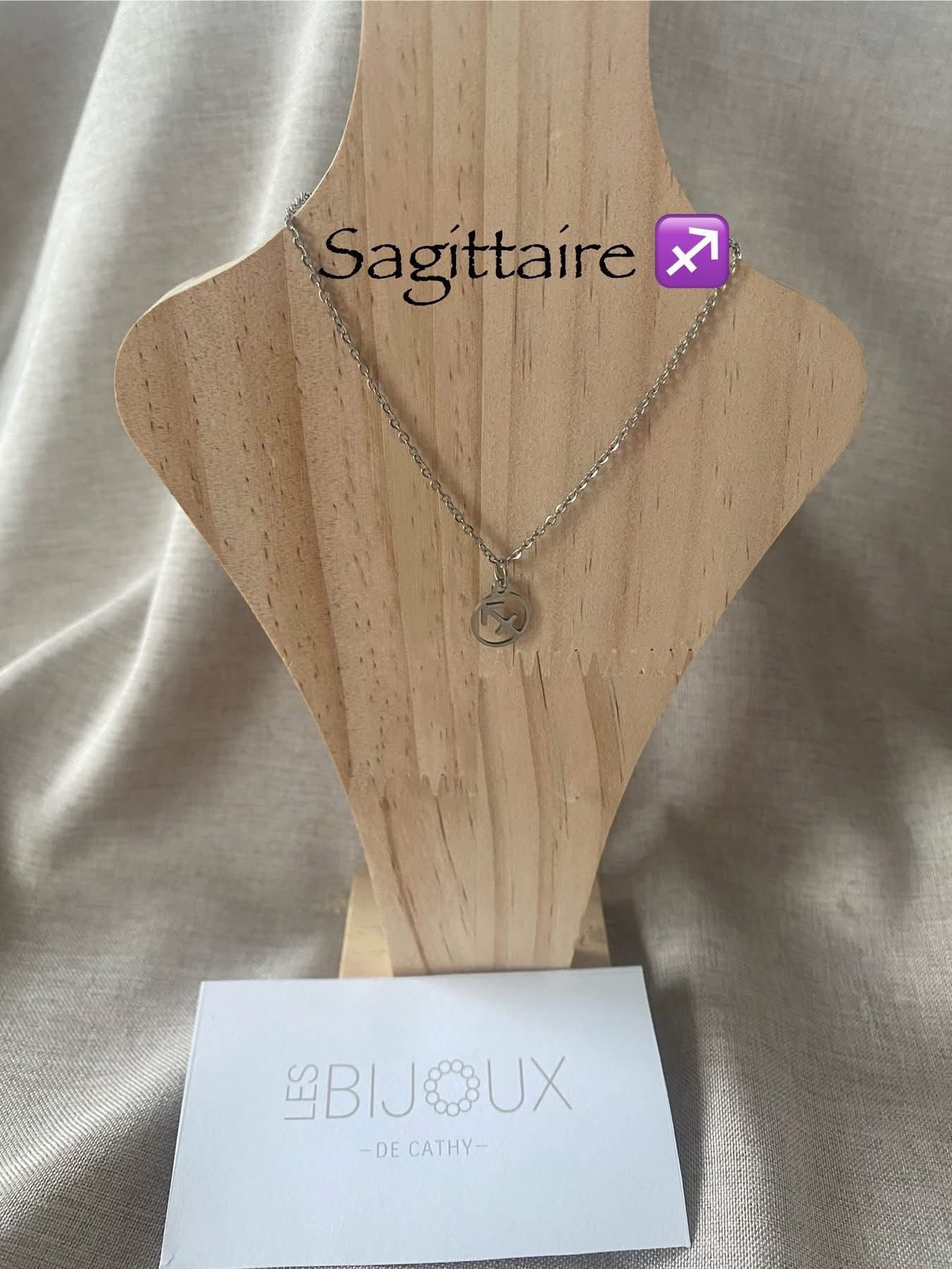 Chaîne argent avec le signe du Sagittaire