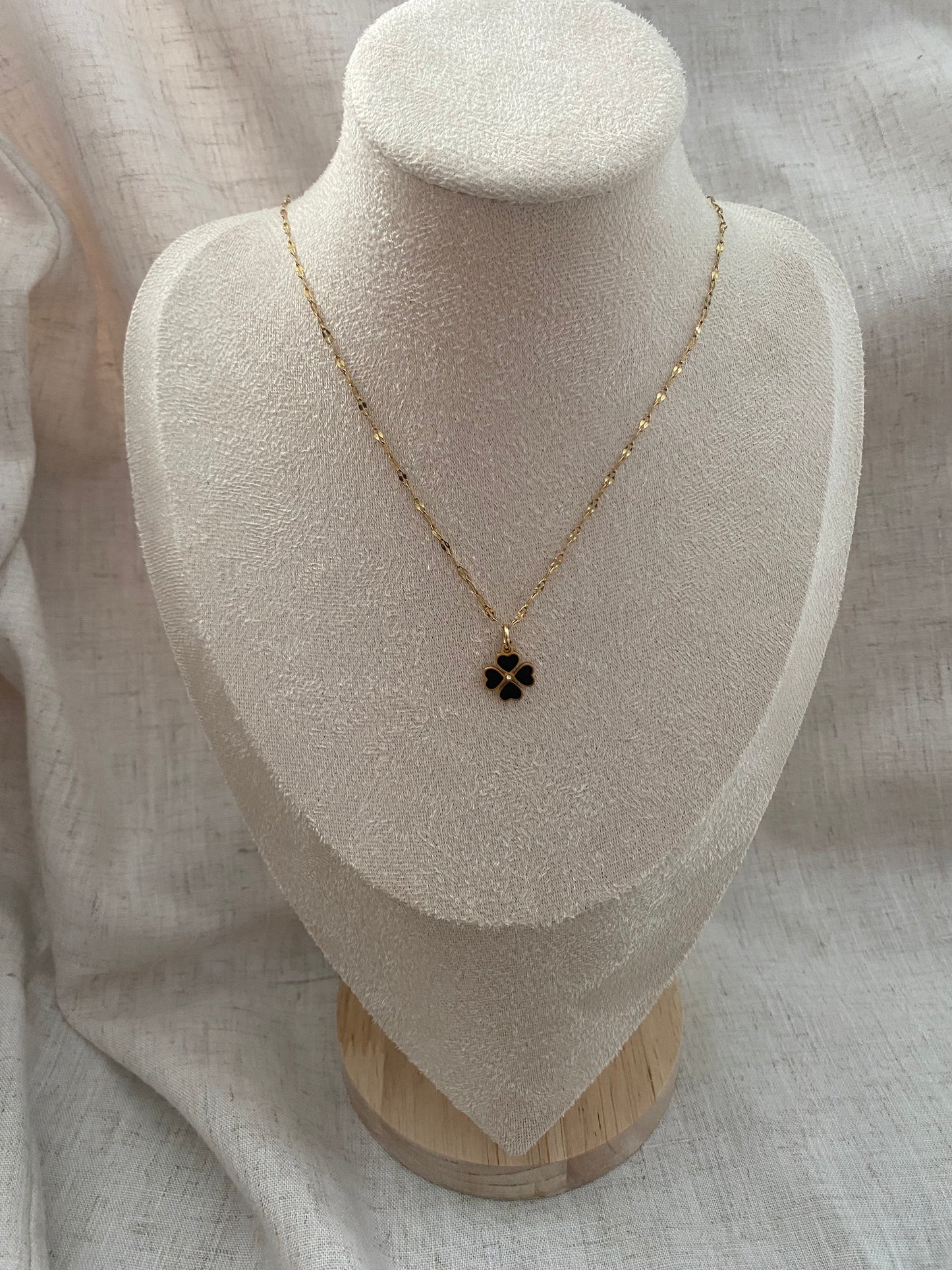 CHAINE ADÈLE OR AVEC TRÈFLE NOIR