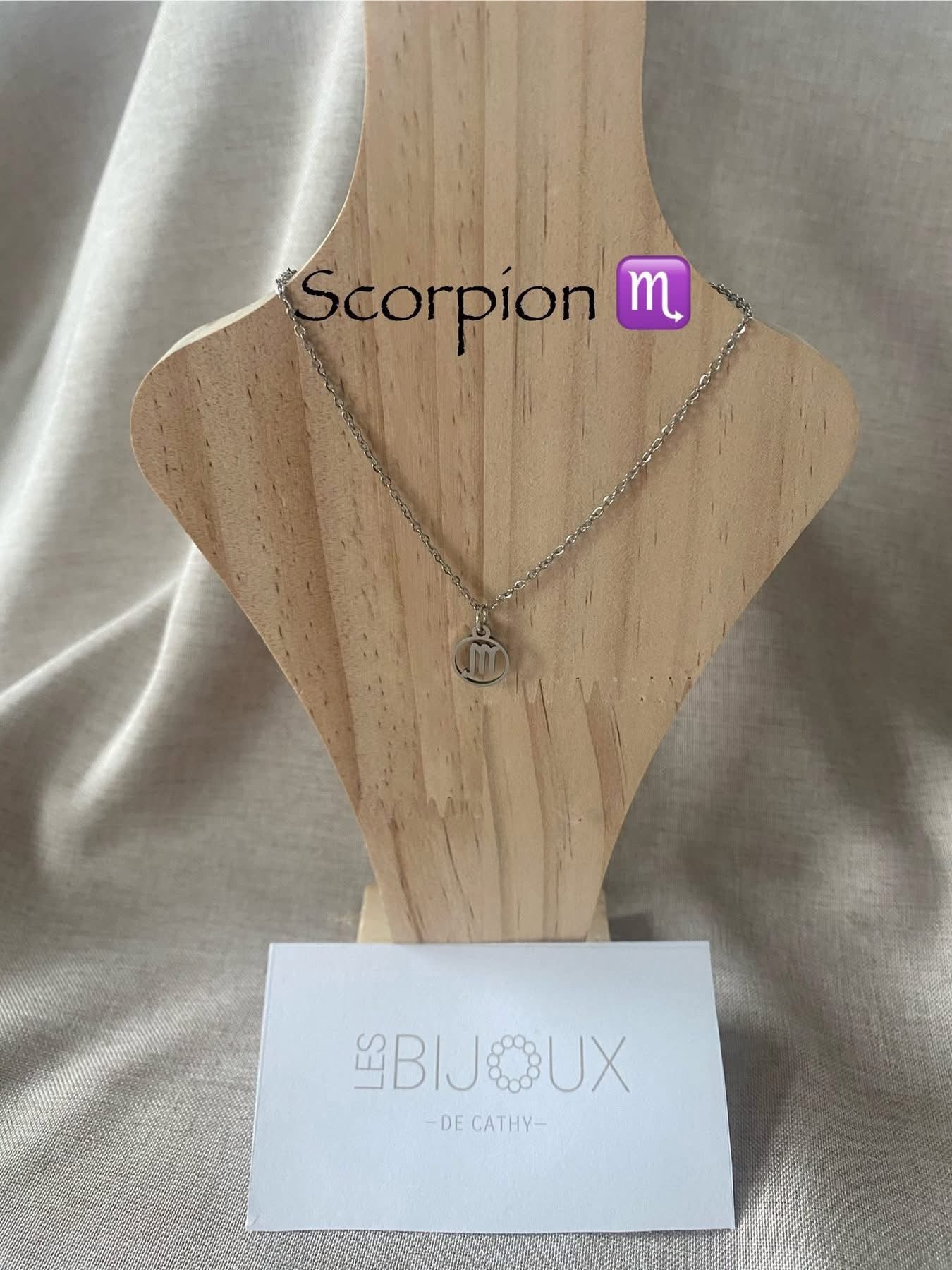 Chaîne argent, signe scorpion