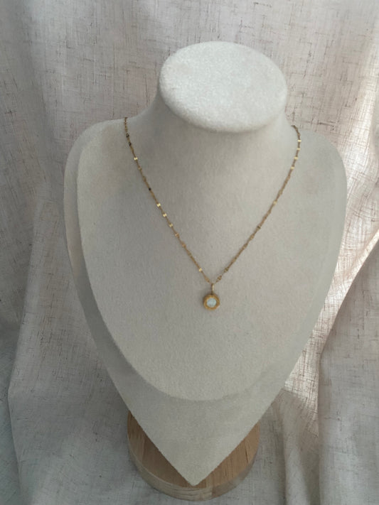 CHAINE ADÈLE OR AVEC BRELOQUE RONDE OR ET BLANC