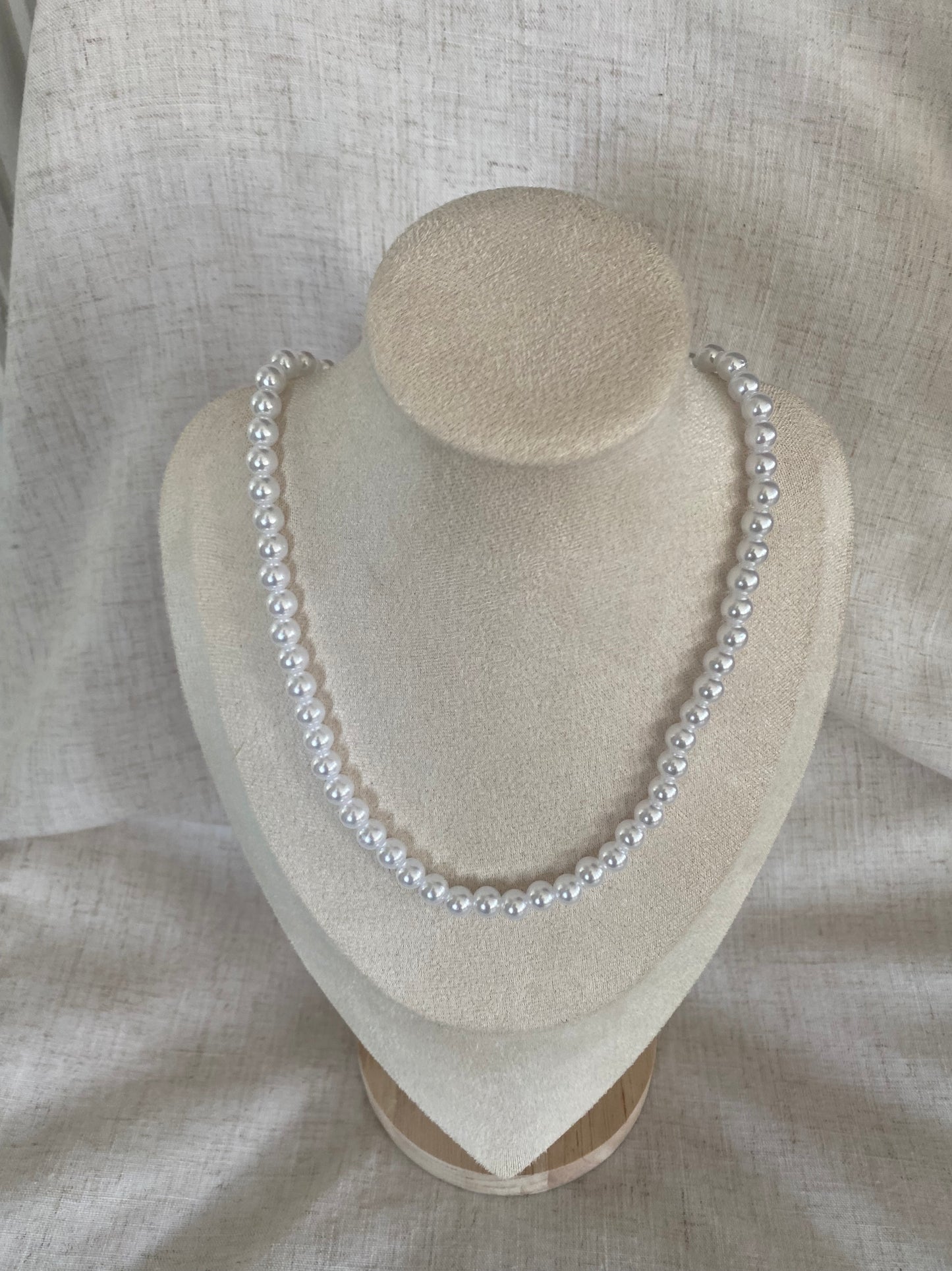 Collier de perles blanches 19 pouces