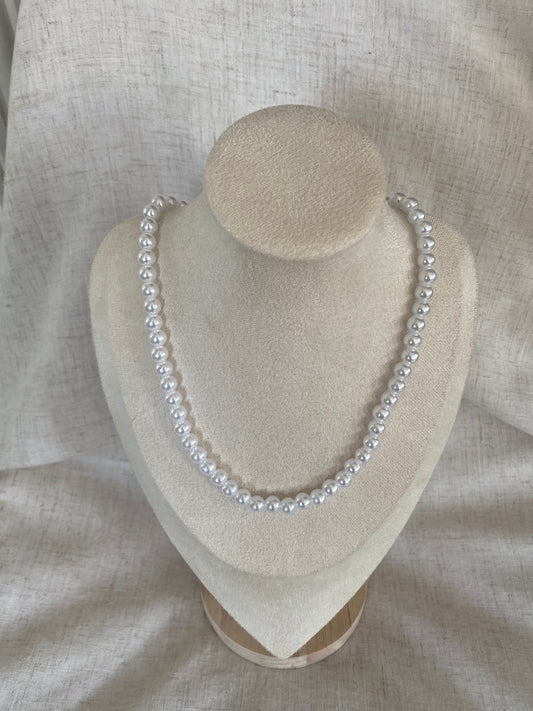 Collier de perles blanches 19 pouces