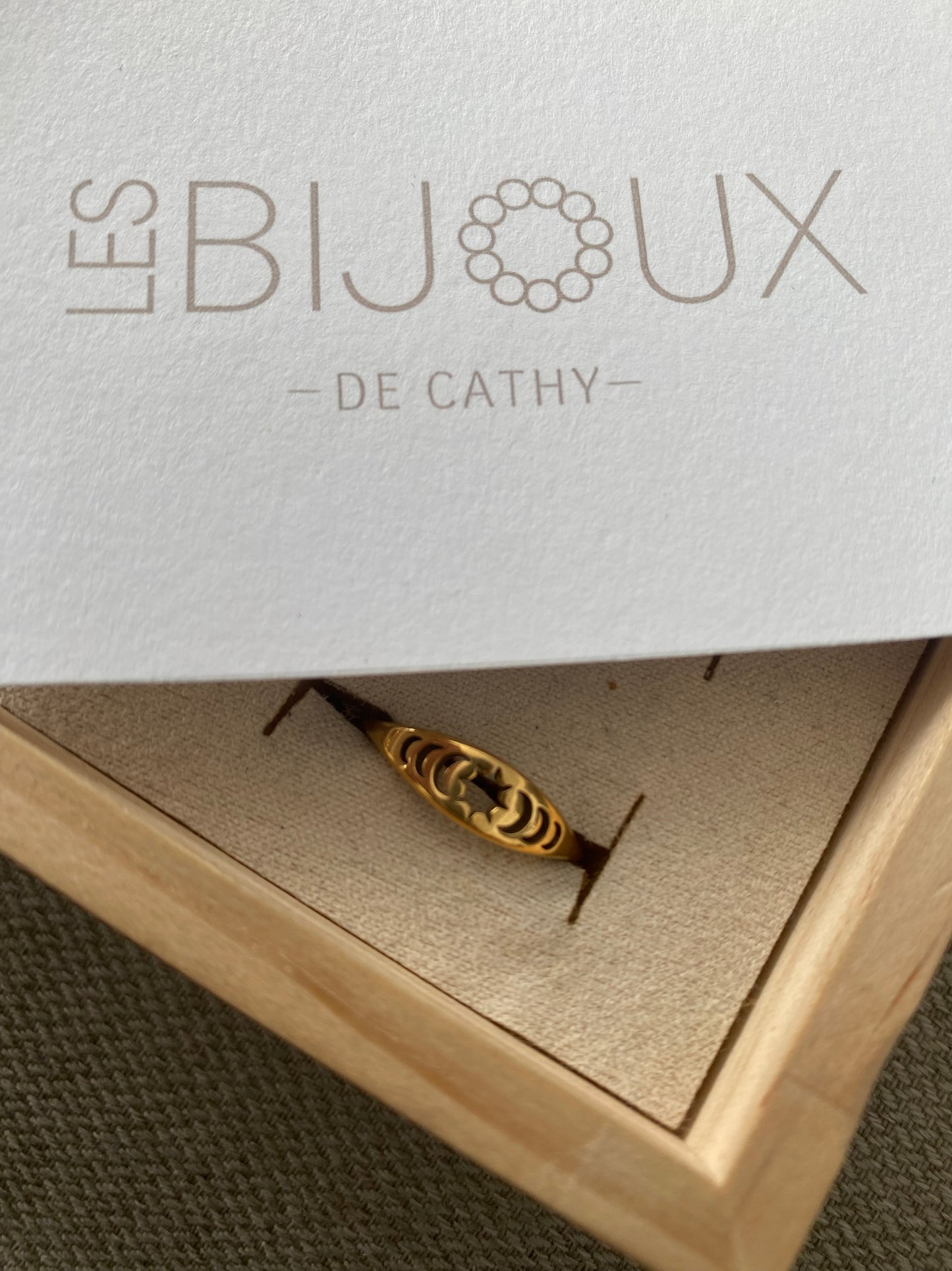 Bague or étoile