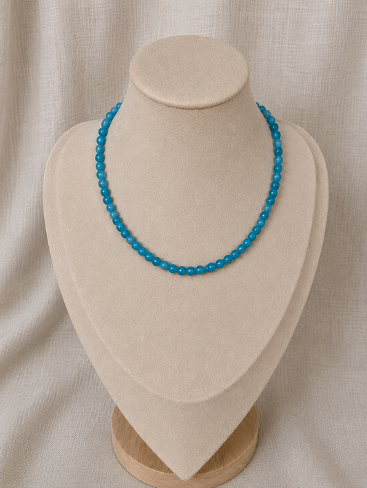 Collier de billes ajustable collection Laurie billes agate bleue teintée