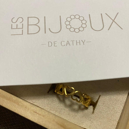 Bague or contour de coeur