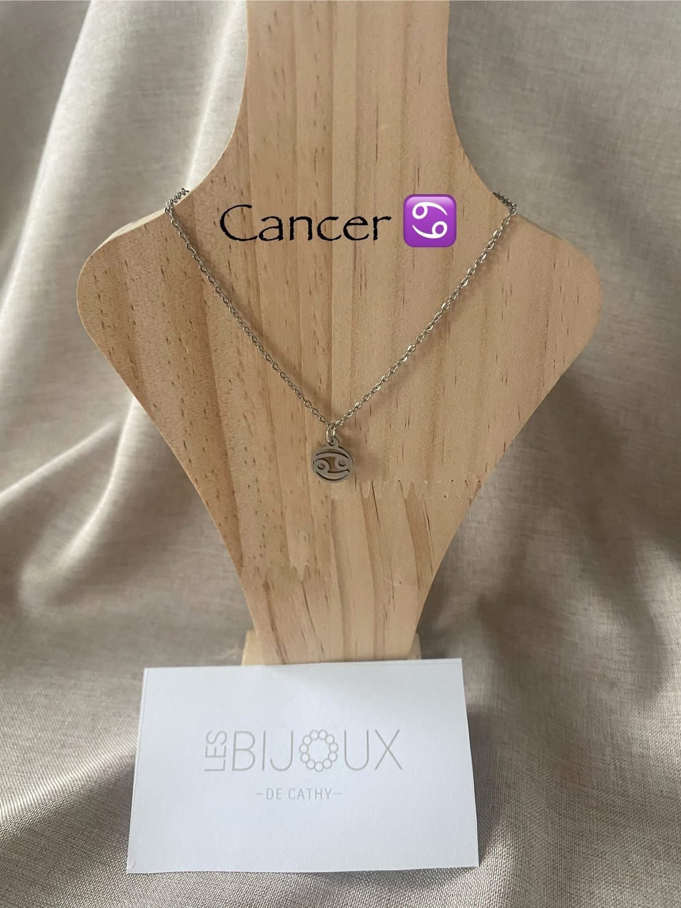 Chaîne argent avec le signe cancer
