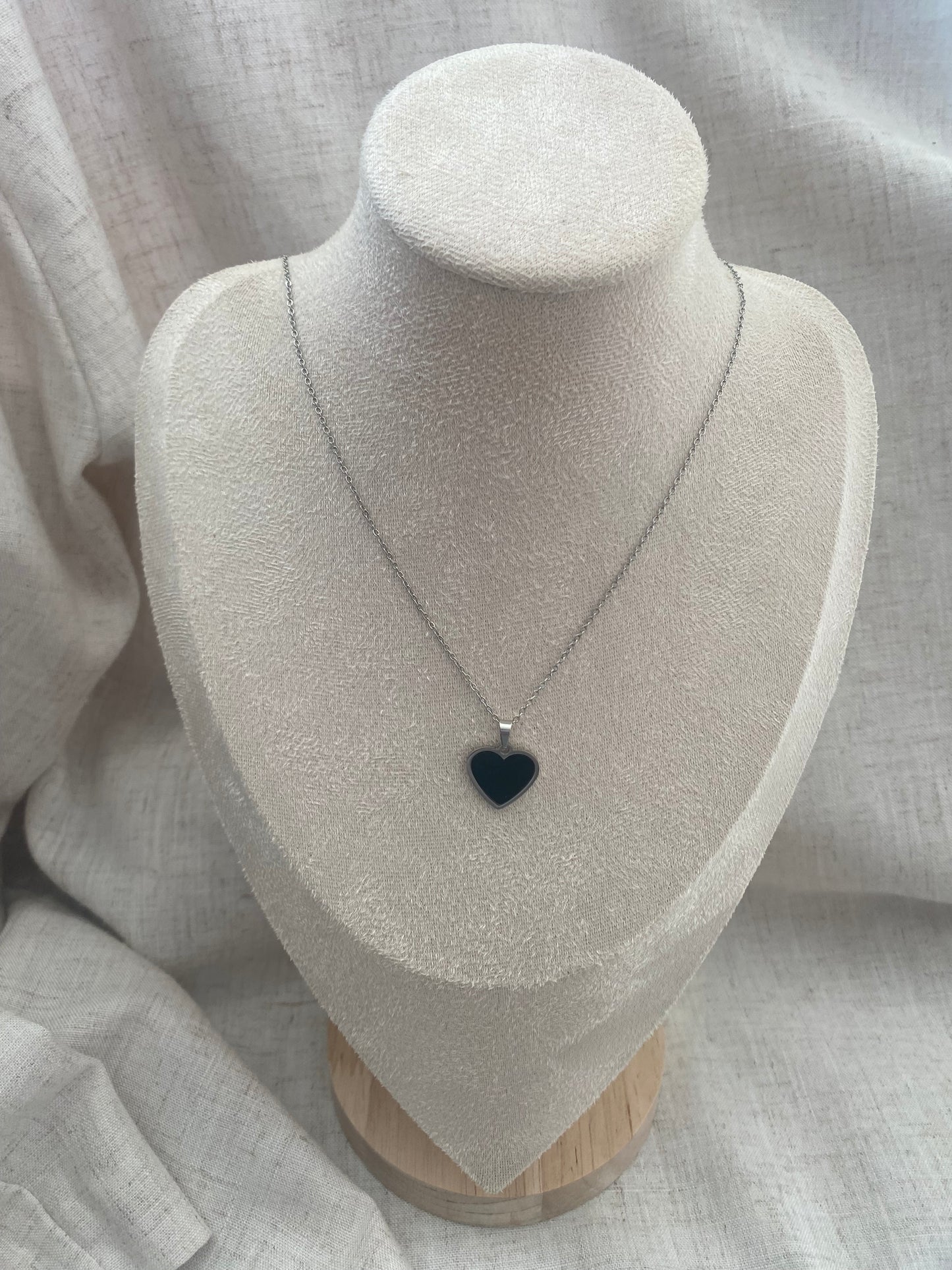 CHAINE EMMA ARGENT AVEC BRELOQUE COEUR NOIR