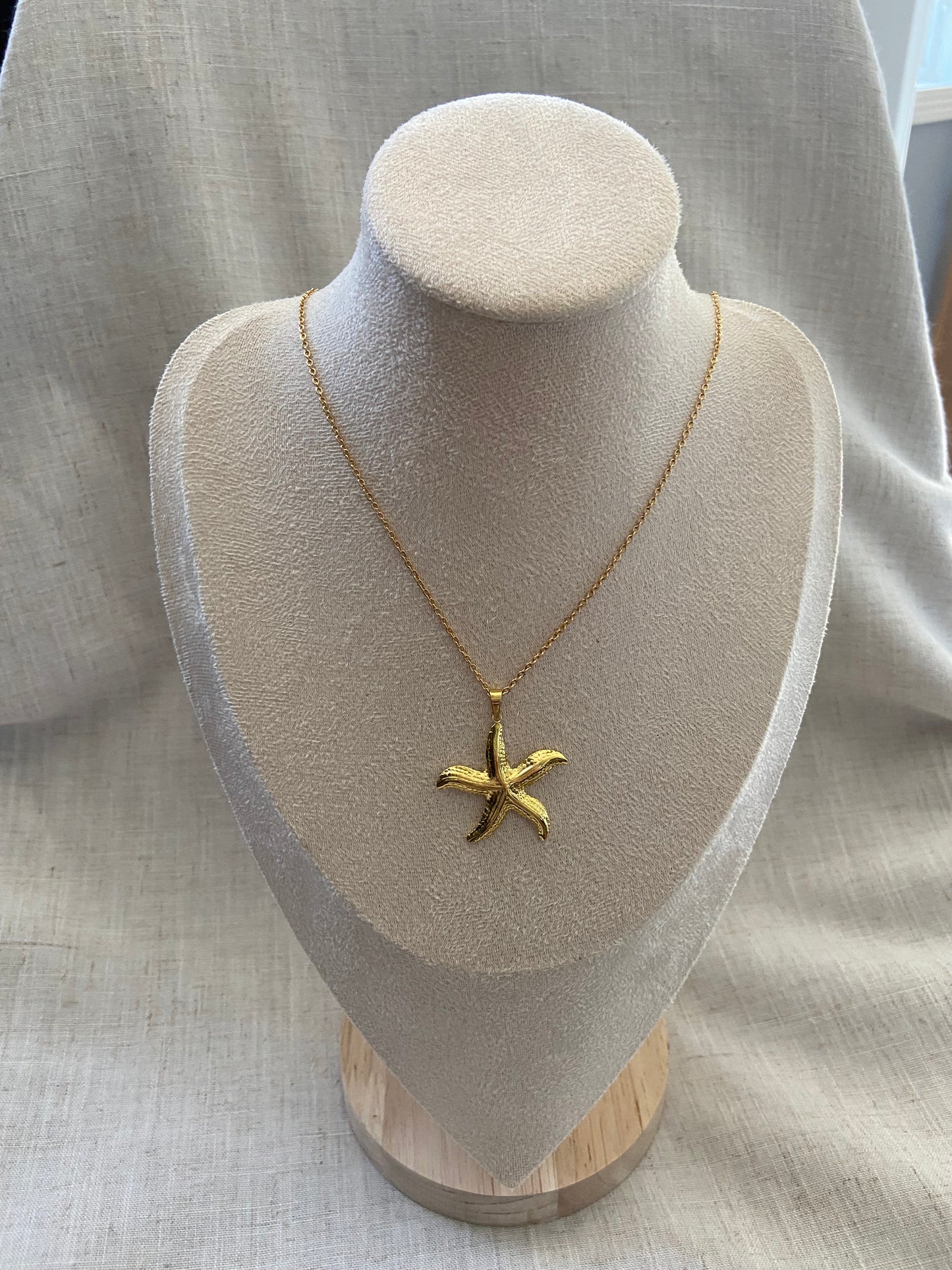 Chaine or avec grande étoile