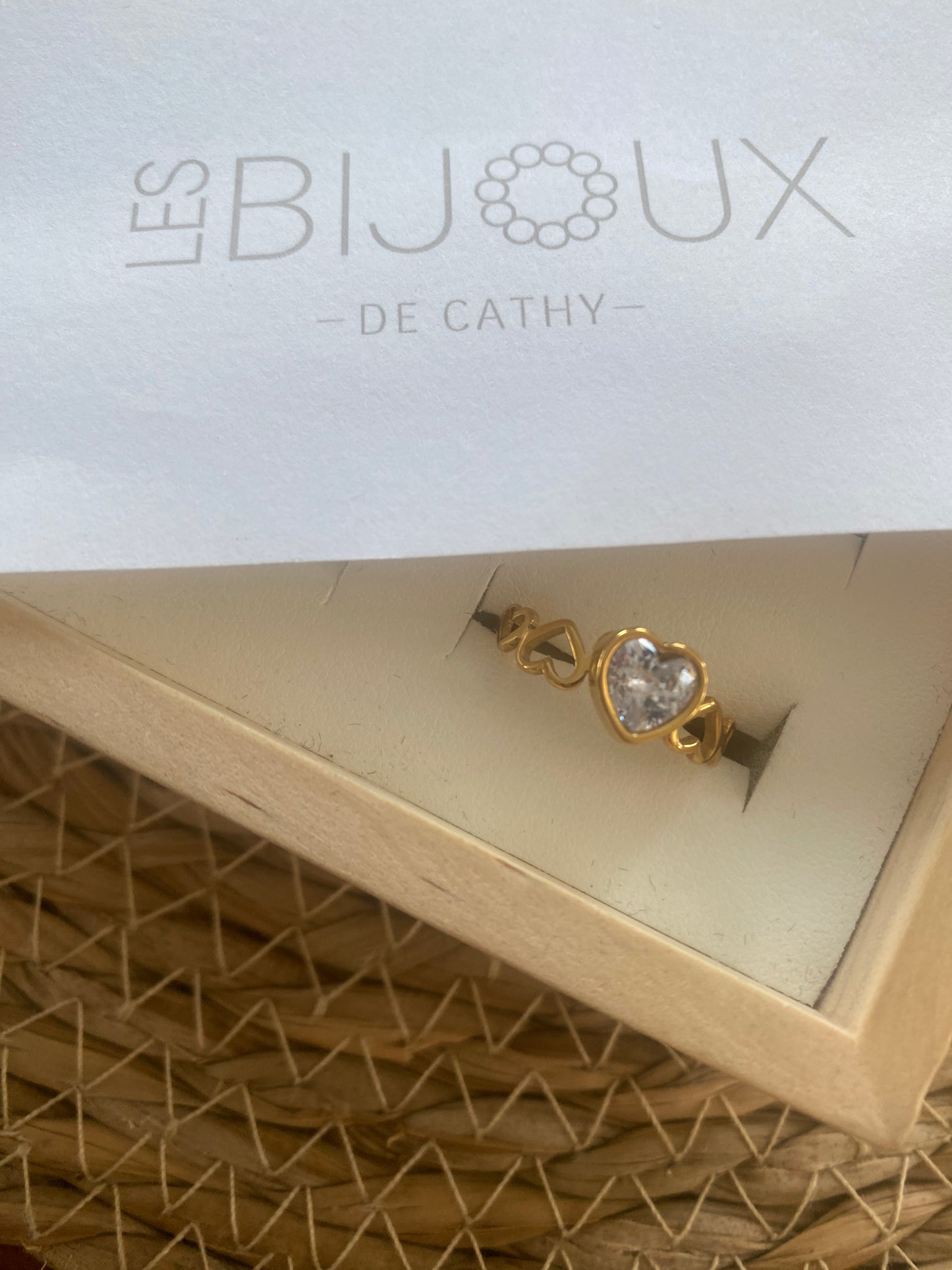 Bague or avec zircon en coeur