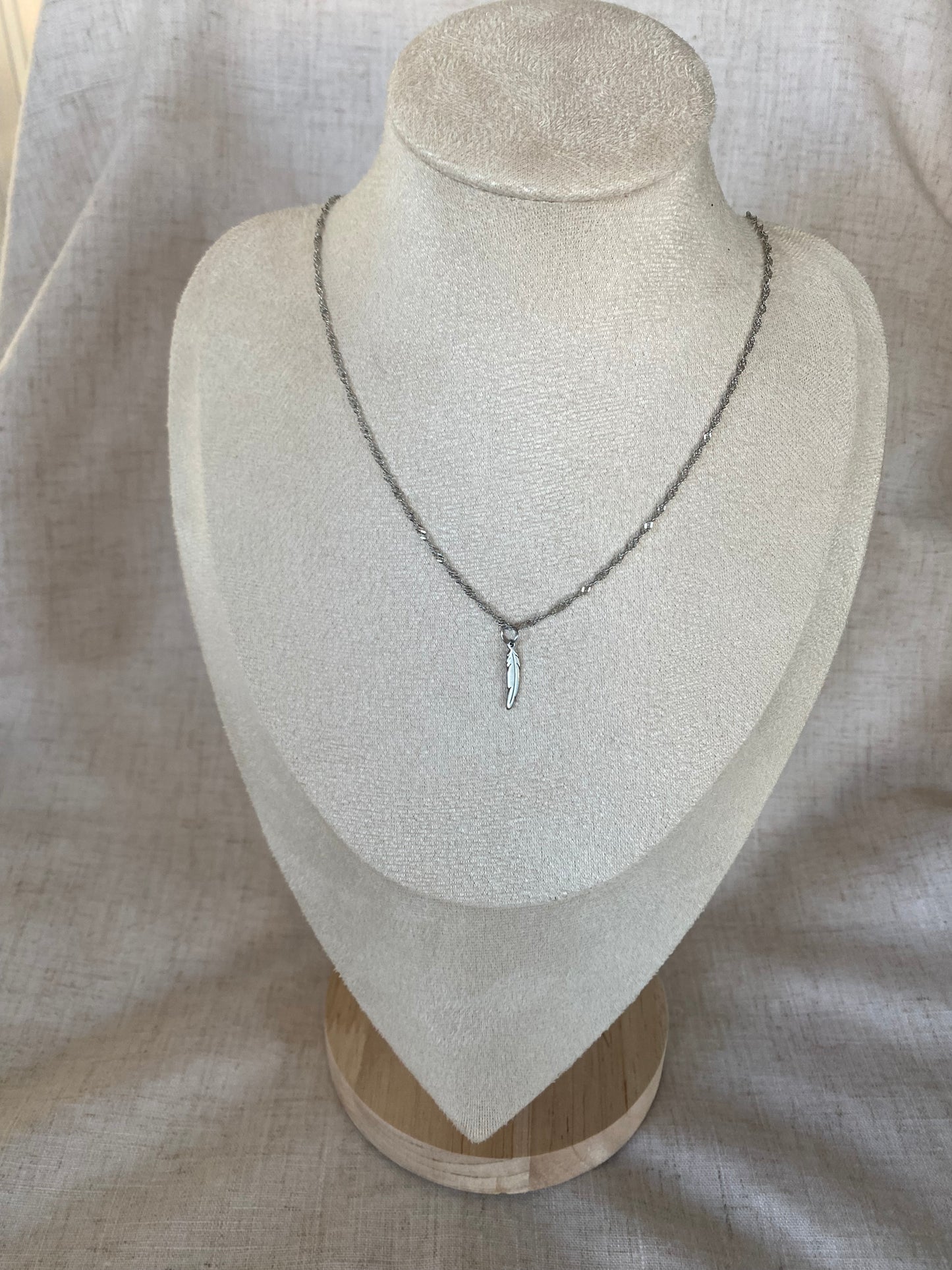 Chaine argent Marylie avec plume