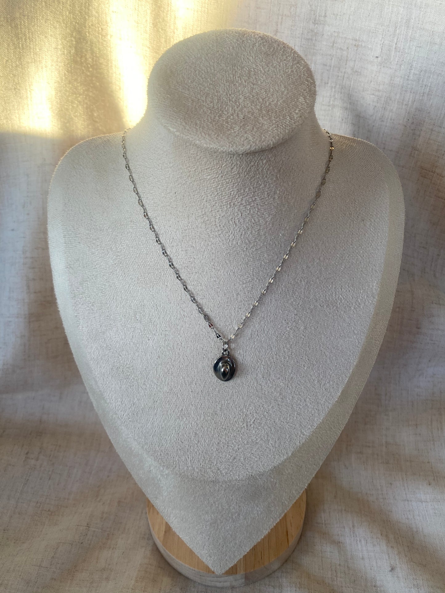 CHAINE ARGENT ADÈLE AVEC CHAPEAU DE COWBOY collection country