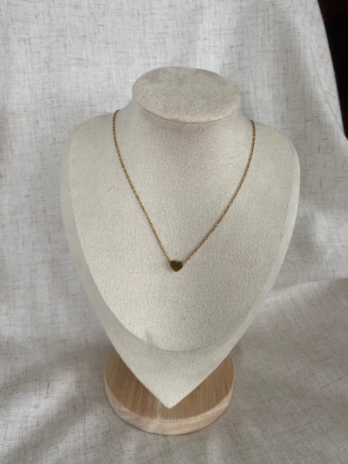 Chaine Adèle or avec billes en forme de coeur